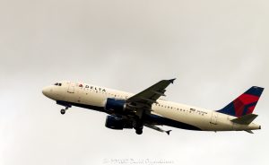 Delta Air Lines Airbus A320 at Takeoff