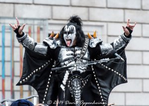 Gene Simmons Kiss Macys Parade 4430 scaled