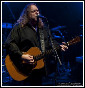 Warren Haynes Performing Solo Acoustic