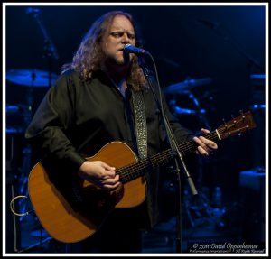 Warren Haynes Performing Solo Acoustic