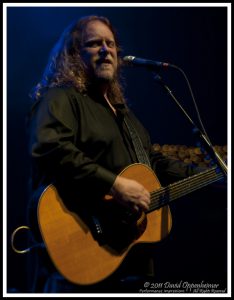 Warren Haynes Performing Solo Acoustic