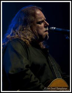 Warren Haynes Performing Solo Acoustic