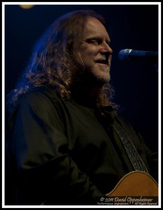 Warren Haynes Performing Solo Acoustic